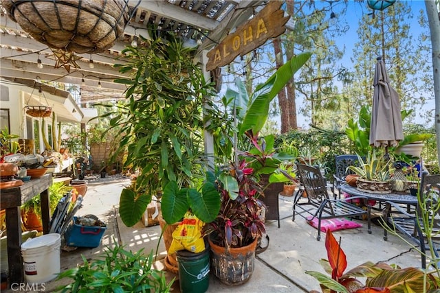 1943 Horseshoe Cir, Placentia, CA 92870 - view of patio featuring a pergola and outdoor dining area