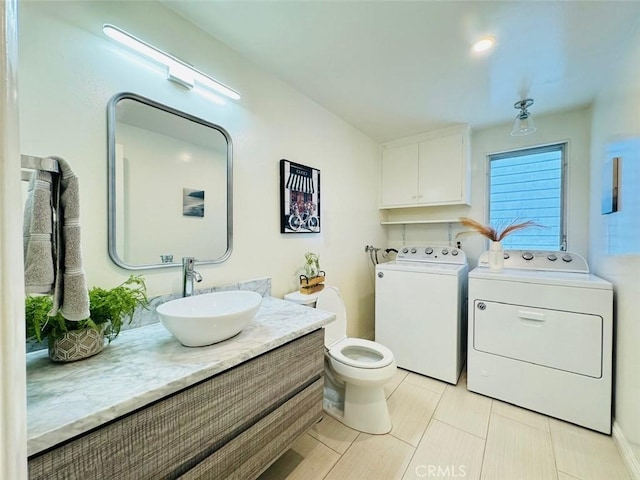 4723 La Villa Marina Unit F, Marina Del Rey, CA 90292 - washroom featuring washing machine and clothes dryer