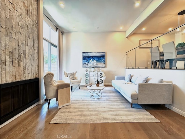 4723 La Villa Marina Unit F, Marina Del Rey, CA 90292 - living room with wood finished floors and recessed lighting