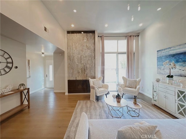 4723 La Villa Marina Unit F, Marina Del Rey, CA 90292 - living area with wood finished floors and recessed lighting
