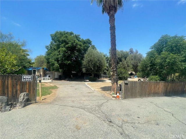 7891 Minnesota Rd, Corona, CA 92881 - view of asphalt driveway