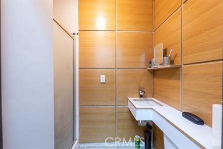 3025 Edgehill Dr, Los Angeles, CA 90018 - photo 10
