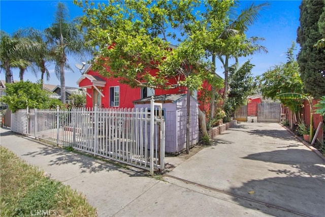 213 N Figueroa St Unit 2, Santa Ana, CA 92703 - photo 2