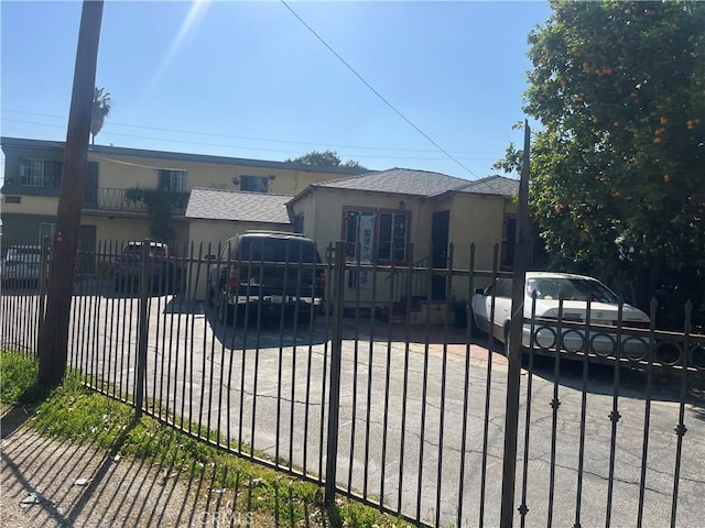 1800 Carmona Ave, Los Angeles, CA 90019 - photo 1