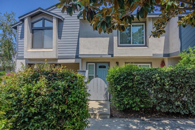 2135 E Valley Pkwy Unit 52, Escondido, CA 92027 - multi unit property with stucco siding
