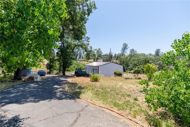 212 Valley View Dr, Paradise, CA 95969 - view of yard with asphalt driveway