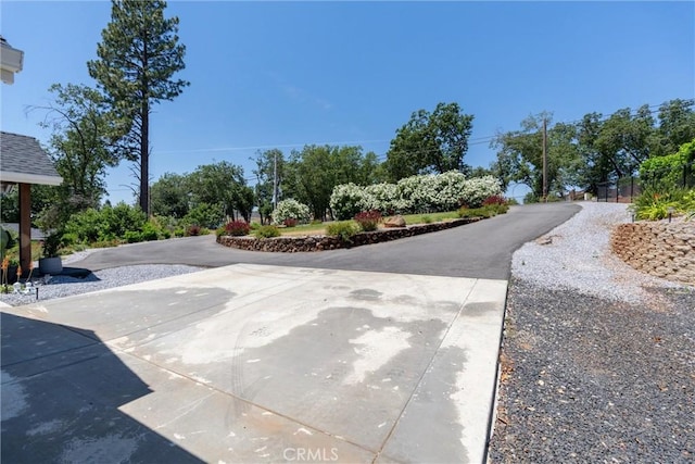 212 Valley View Dr, Paradise, CA 95969 - view of concrete driveway