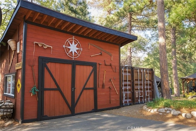 32383 Pine Manor Ln Unit 634, Running Springs, CA 92382 - view of outbuilding