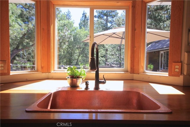 32383 Pine Manor Ln Unit 634, Running Springs, CA 92382 - kitchen view of a sink