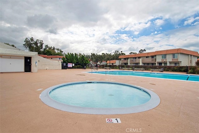 2811 Via Topacio, Carlsbad, CA 92010 - view of community pool