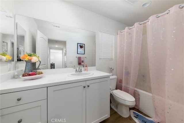 10757 Morgan Ct, Hesperia, CA 92345 - bathroom with vanity, shower / bath combination with curtain, and wood finished floors