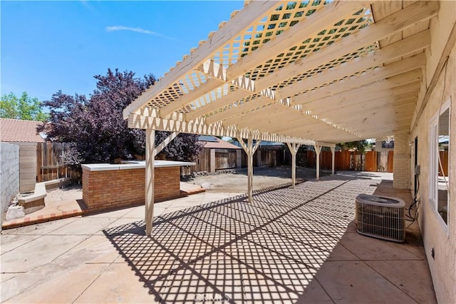 4633 Dowel Ave, Palmdale, CA 93552 - fenced backyard featuring a patio area and a pergola