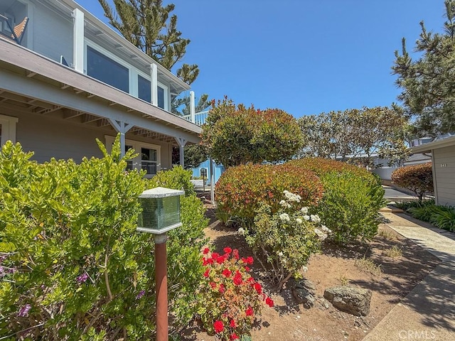 557 Lucerne St, Cayucos, CA 93430 - view of yard with a balcony