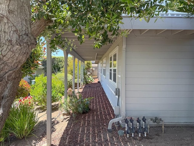 557 Lucerne St, Cayucos, CA 93430 - view of patio / terrace
