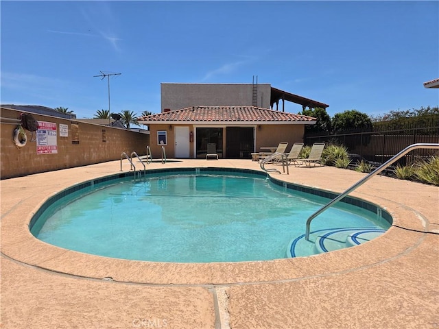 21602 Figueroa St Unit 25, Carson, CA 90745 - community pool with a patio