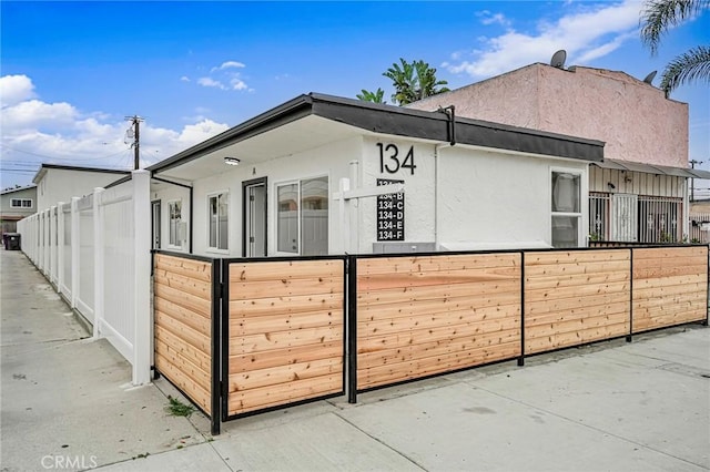 134 E Market St, Long Beach, CA 90805 - photo 2