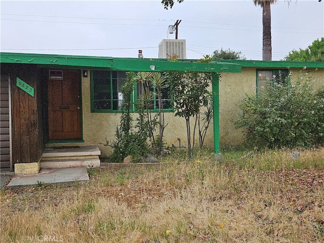 8423 Mammoth Ave, Panorama City, CA 91402 - property entrance with stucco siding