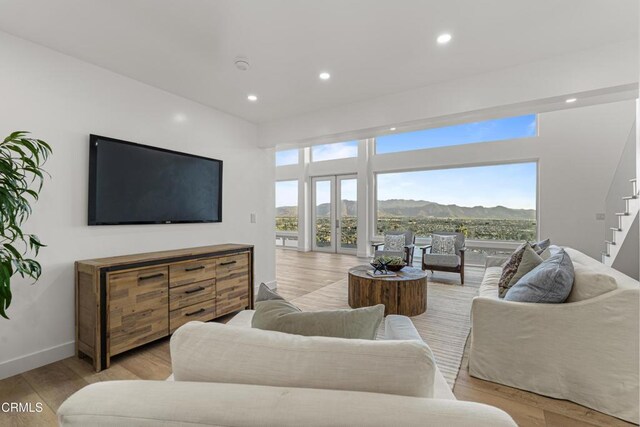 430 W Highland Dr, Camarillo, CA 93010 - photo 17