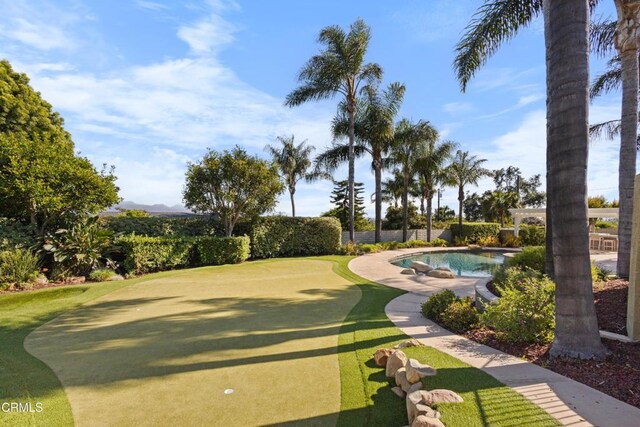 590 Alosta Dr, Camarillo, CA 93010 - view of property's community featuring a putting green and a pool