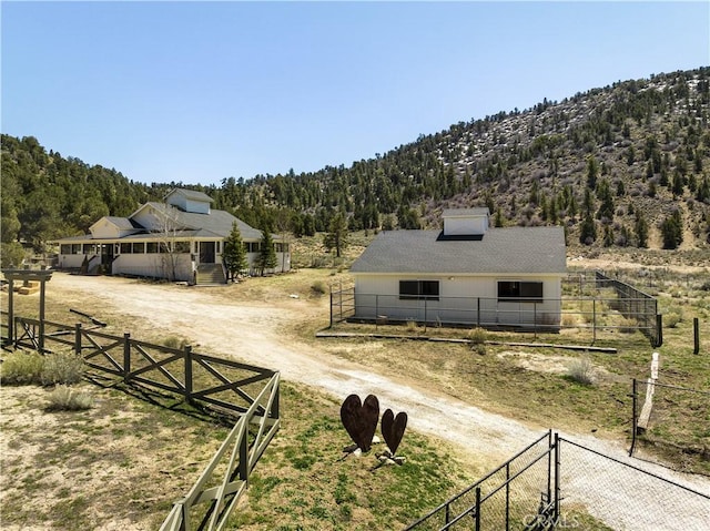2000 Baldwin Lake Rd, Big Bear City, CA 92314 - horse barn with a wooded view