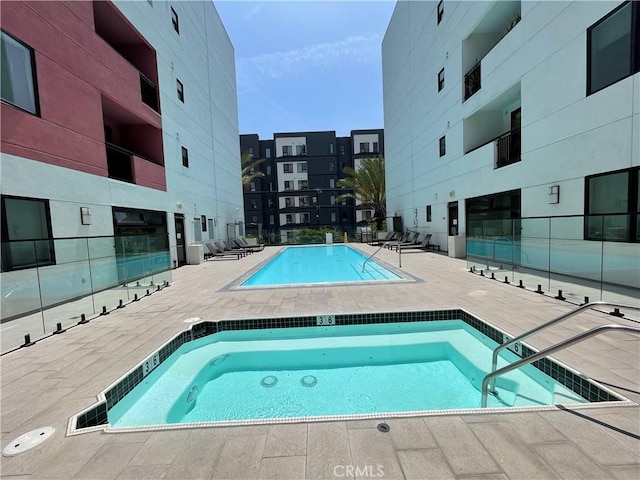 1234 Wilshire Blvd Unit 127, Los Angeles, CA 90017 - community pool with a patio area