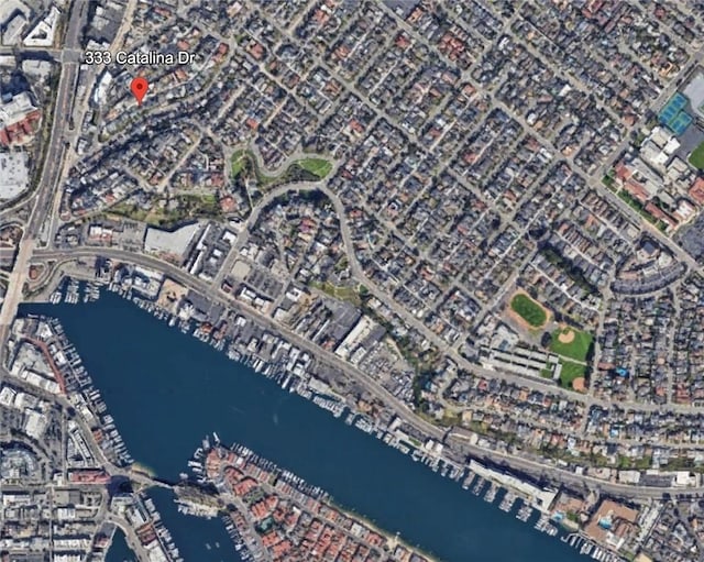 333 Catalina Dr, Newport Beach, CA 92663 - aerial map of property and surrounding area