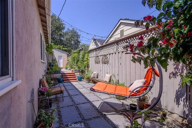2450 Hermosita Dr, Glendale, CA 91208 - view of patio / terrace