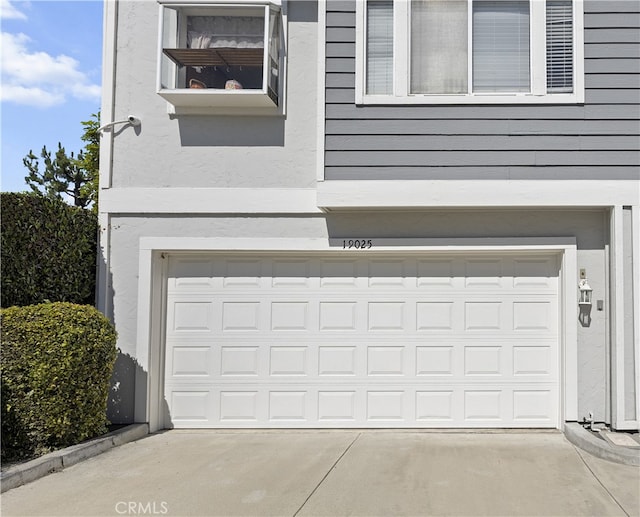 19025 Windridge Ln, Huntington Beach, CA 92646 - view of garage