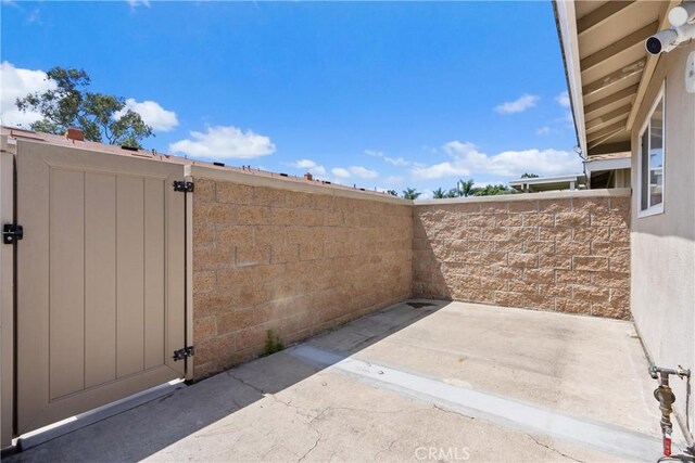19860 Claremont Ln, Huntington Beach, CA 92646 - photo 9