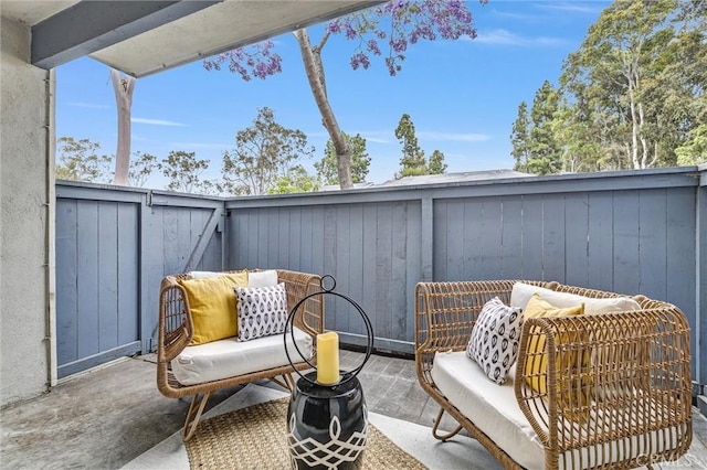 25611 Quail Run Unit 77, Dana Point, CA 92629 - fenced backyard with a patio area