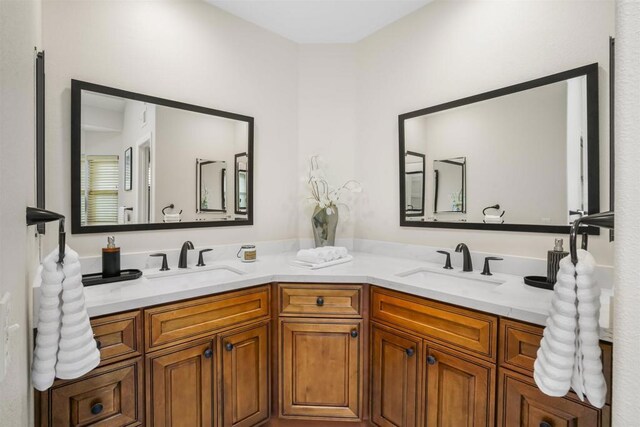 915 Lake Ridge Dr, San Marcos, CA 92078 - bathroom with double vanity
