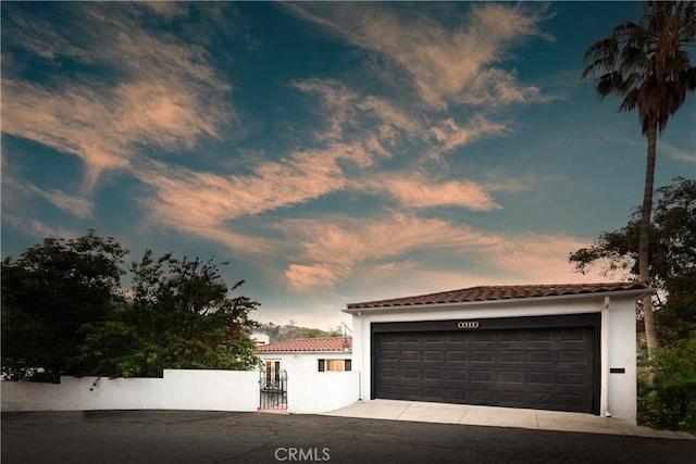 2982 Edgewick Rd, Glendale, CA 91206 - view of garage