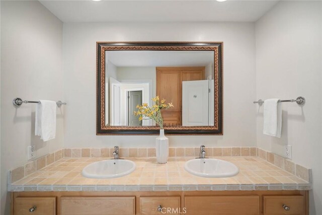 32131 Sea Island Dr, Dana Point, CA 92629 - bathroom featuring double vanity