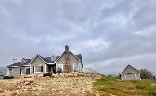 21509 Stage Dr, Tehachapi, CA 93561 - view of front of property featuring a chimney
