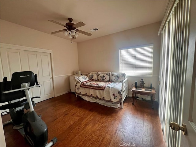 21509 Stage Dr, Tehachapi, CA 93561 - bedroom featuring dark wood-style floors and ceiling fan