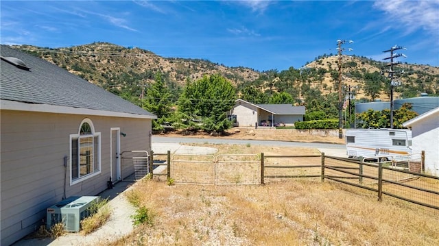 21509 Stage Dr, Tehachapi, CA 93561 - view of yard featuring a mountain view