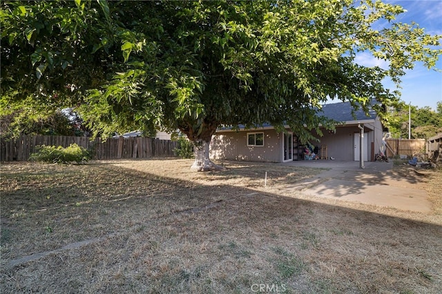 342 Rio Vista Ct, Corning, CA 96021 - view of yard featuring a patio