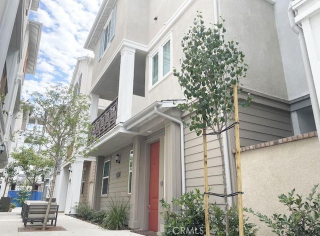 1060 N Anaheim Blvd, Anaheim, CA 92801 - view of property exterior featuring a balcony and stucco siding