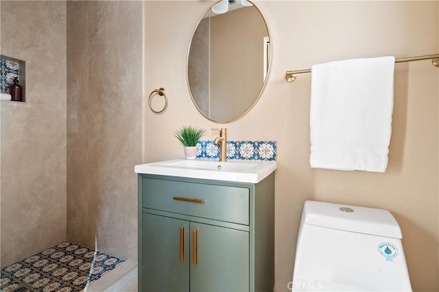 3273 Tilden Ave, Los Angeles, CA 90034 - full bathroom featuring vanity and toilet