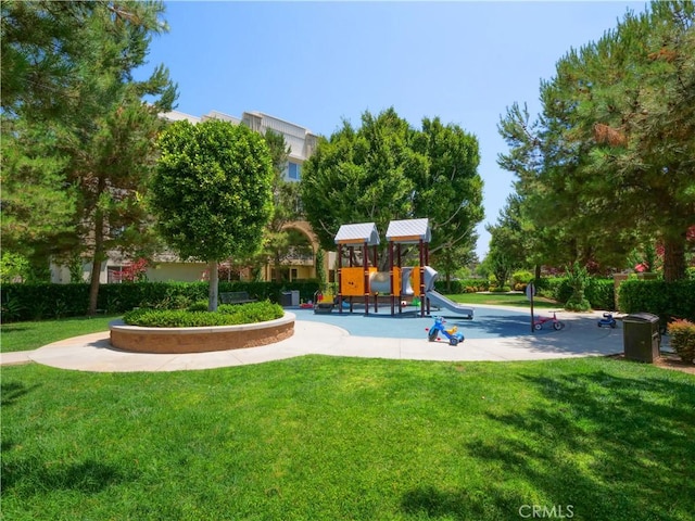 5429 Strand Unit 101, Hawthorne, CA 90250 - view of community featuring a yard