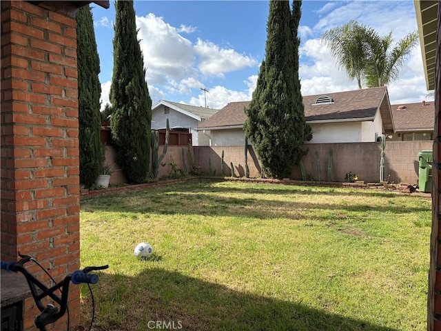 2820 E 6th St, Los Angeles, CA 90023 - view of yard