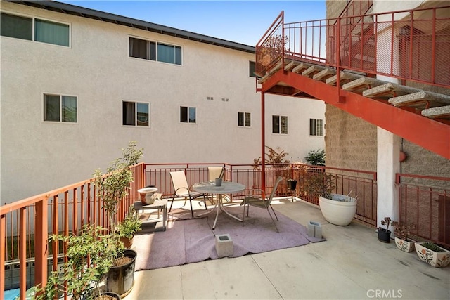 240 W Queen St Unit 10, Inglewood, CA 90301 - view of patio / terrace featuring outdoor dining space