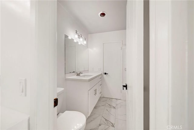 240 W Queen St Unit 10, Inglewood, CA 90301 - bathroom with marble finish flooring and vanity