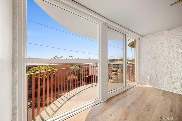 240 W Queen St Unit 10, Inglewood, CA 90301 - view of unfurnished sunroom