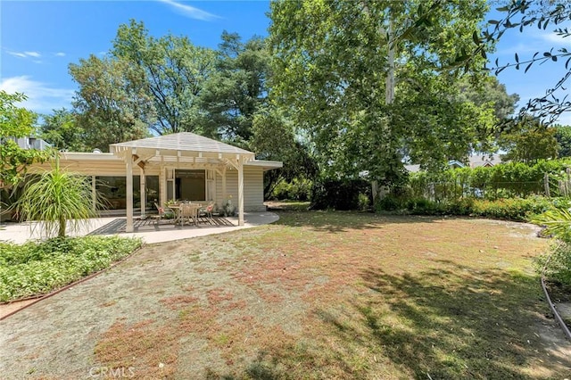 9700 Nita Ave, Chatsworth, CA 91311 - view of yard with a patio and a pergola