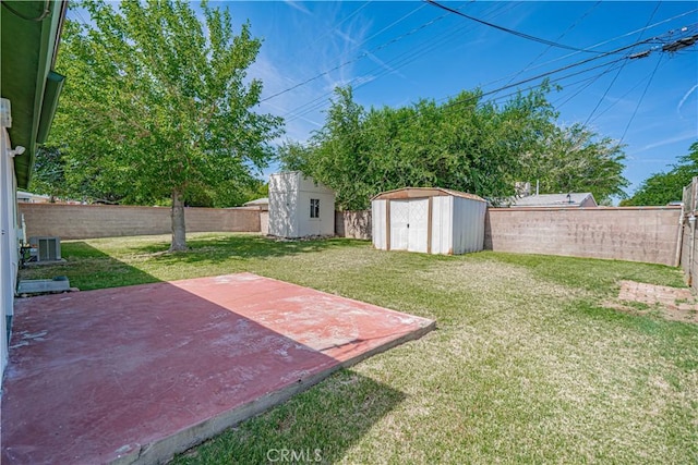 44623 Gingham Ave, Lancaster, CA 93535 - fenced backyard with a storage shed and a patio