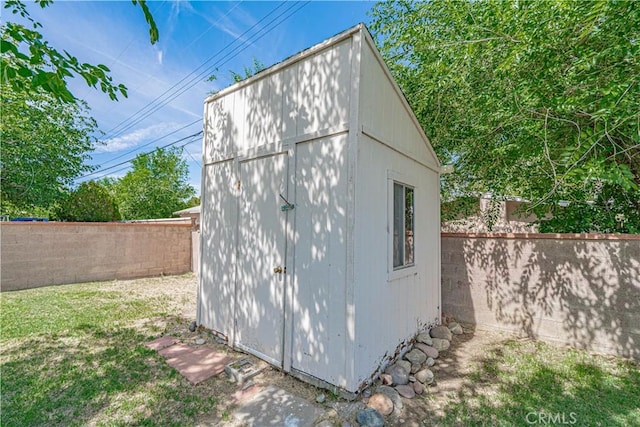 44623 Gingham Ave, Lancaster, CA 93535 - view of shed with a fenced backyard