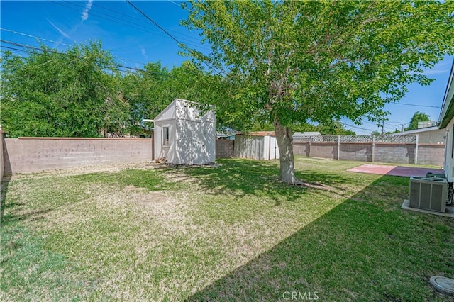 44623 Gingham Ave, Lancaster, CA 93535 - fenced backyard featuring a storage unit