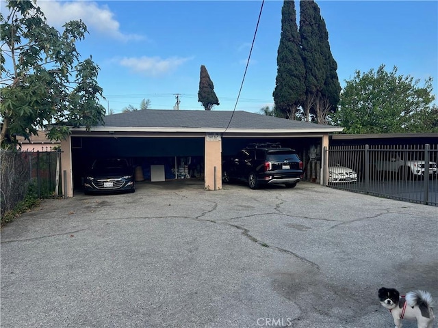10124 S Inglewood Ave, Inglewood, CA 90304 - view of parking / parking lot