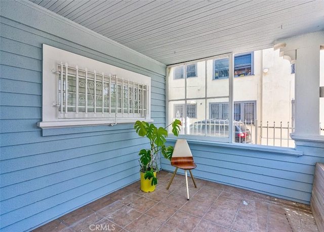 715 S Norton Ave, Los Angeles, CA 90005 - view of patio / terrace
